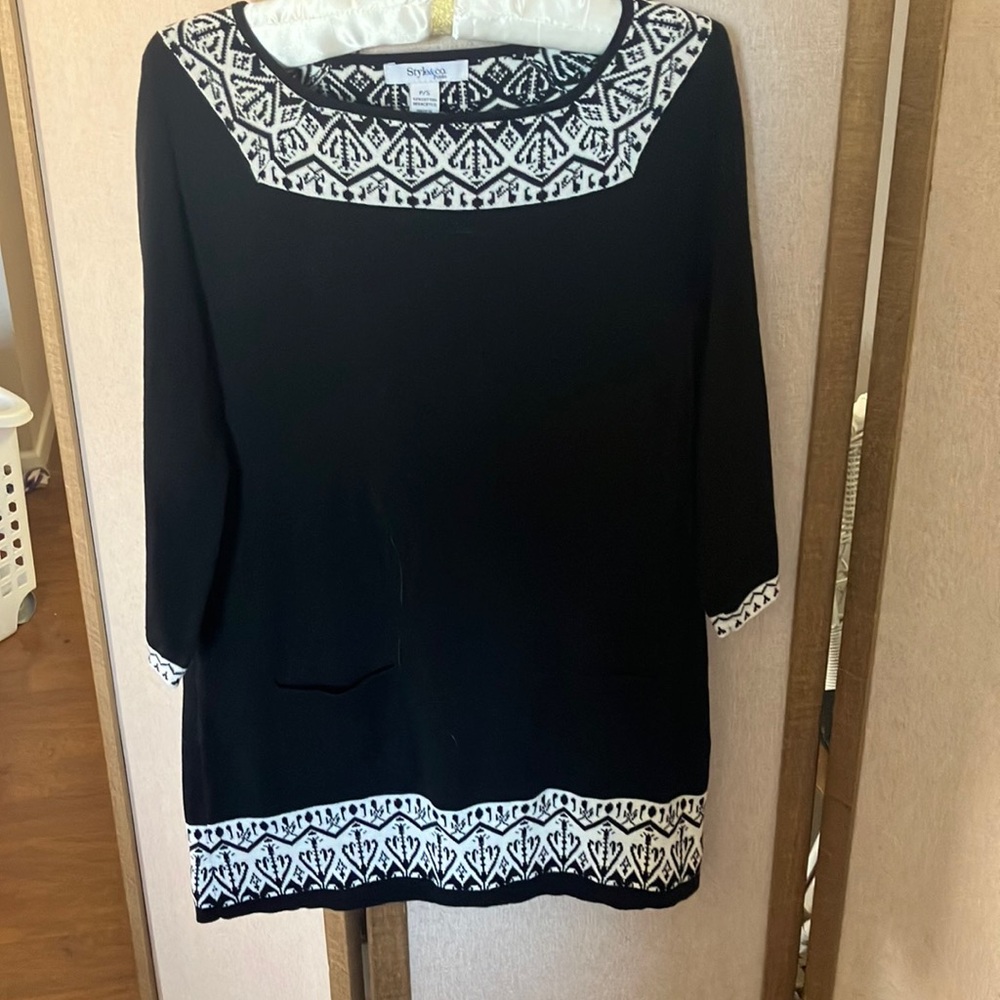 FINAL MARKDOWN Style and company Black &White 3/4 Sleeve Boxy Tunic petite small